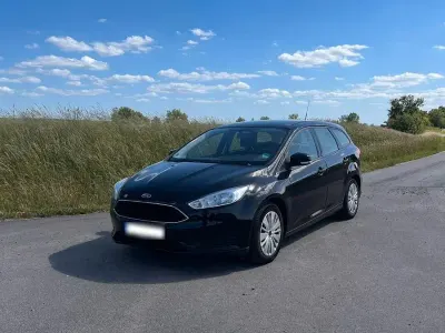 Gebraucht Ford Focus Trend 116 PS (85 kW) 2015 Schwarz Limousine
