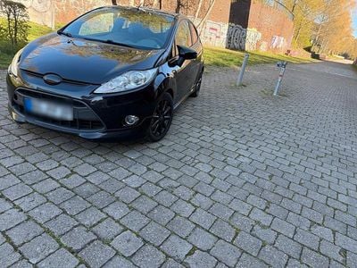 Gebraucht Ford Fiesta 95 PS (69 kW) 2011 Schwarz Kleinwagen