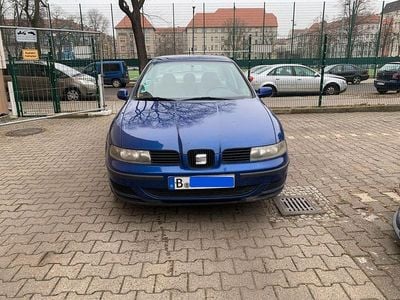 Blau Gebraucht 1999 Seat Toledo Limousine | 600 € (Guter Preis)