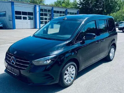 Gebraucht Mercedes T180 Edition 116 PS (85 kW) 2024 Schwarz Van / Kleinbus