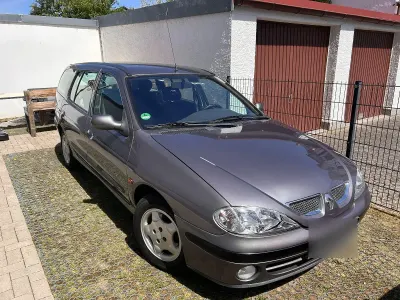 Usata Renault Mégane GrandTour Authentique 95 CV (69 kW) 2001 Grigio Station wagon