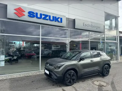 Neu Suzuki e-Vitara Comfort+ 135 kW (184 PS) 2026 Land breeze green pearl with bluish black roof SUV