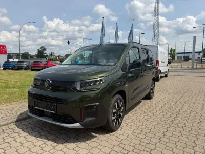 Neu Citroën e-Berlingo XTR 131 PS (96 kW) 2026 Sirkkagrün Van / Kleinbus