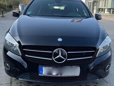 Gebraucht Mercedes A180 122 PS (89 kW) 2012 Schwarz Limousine