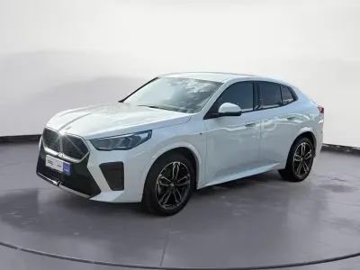 Używany BMW X2 M Sport 150 KM (110 kW) 2025 Biały SUV