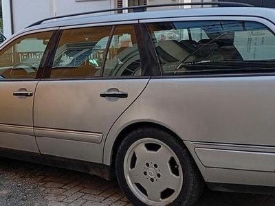 Mercedes E320