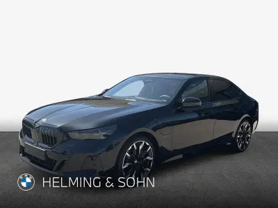 Nuova BMW 550e M Sport 489 CV (359 kW) 2026 Nero Berlina