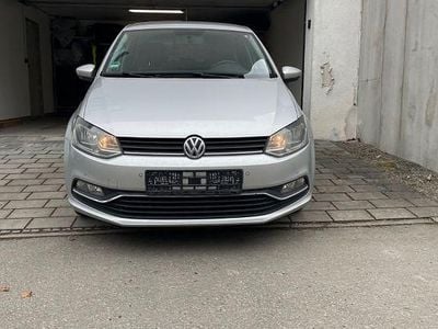 Usata VW Polo Comfortline 90 CV (66 kW) 2015 Argento Berlina