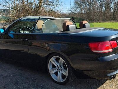 Gebraucht BMW 330 Cabriolet Performance 231 PS (169 kW) 2007 Schwarz Cabrio