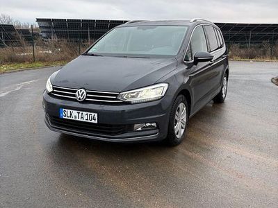 Grau Gebraucht 2016 VW Touran Van / Kleinbus | 13.399 € (Fairer Preis)