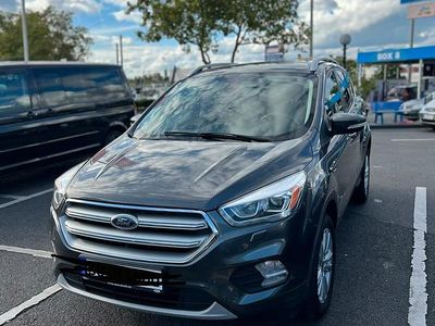 Gebraucht Ford Kuga 150 PS (110 kW) 2017 Grau SUV
