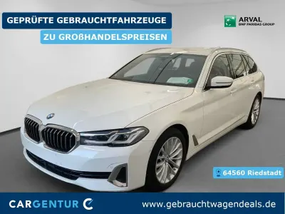 Gebraucht BMW 520 Luxury Line 190 PS (139 kW) 2023 Weiß Limousine