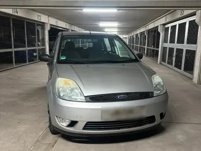 Gebraucht Ford Fiesta 69 PS (50 kW) 2003 Grau Kleinwagen