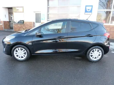 Gebraucht Ford Fiesta Trend 101 PS (74 kW) 2017 Shadow black Kleinwagen