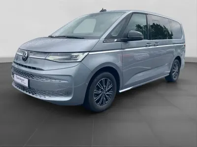 Gebraucht VW Multivan Style 150 PS (110 kW) 2025 Silber Van / Kleinbus
