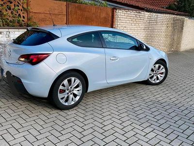 Usata Opel Astra GTC 101 CV (74 kW) 2012 Argento Coupé