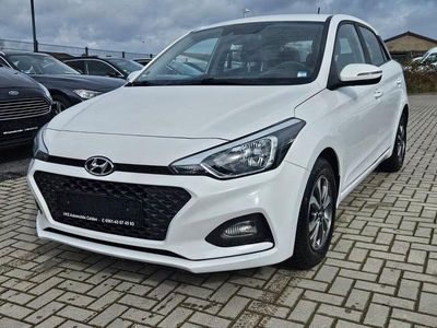 Gebraucht Hyundai i20 Select 84 PS (61 kW) 2018 Weiß Limousine