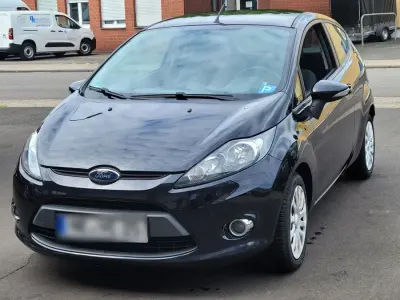 Gebraucht Ford Fiesta 80 PS (58 kW) 2011 Schwarz Kleinwagen