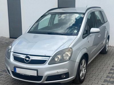Usata Opel Zafira 150 CV (110 kW) 2005 Argento Monovolume