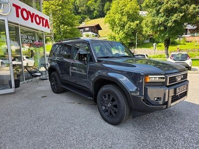 Neu Toyota Land Cruiser Executive 205 PS (150 kW) 2025 Grau SUV