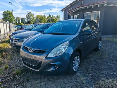 Gebraucht Hyundai i20 Classic 78 PS (57 kW) 2011 Grau Kleinwagen