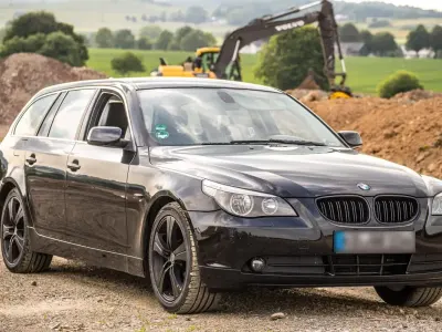 Gebraucht BMW 523 177 PS (130 kW) 2006 Schwarz Kombi