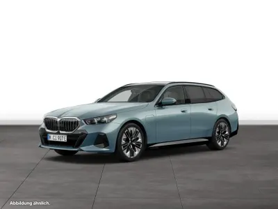 Gebraucht BMW 550e 489 PS (359 kW) 2026 Grün Kombi