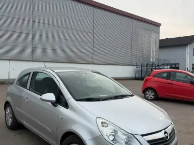 Gebraucht Opel Corsa 80 PS (58 kW) 2007 Silber Kleinwagen