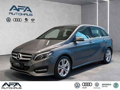 Gebraucht Mercedes B200 Urban 156 PS (114 kW) 2016 Mountaingrau metallic Van / Kleinbus