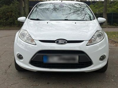 Gebraucht Ford Fiesta 82 PS (60 kW) 2010 Weiß Kleinwagen