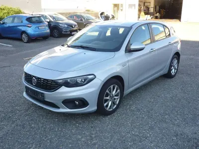 Gebraucht Fiat Tipo Easy 120 PS (88 kW) 2016 Graumetallic Kleinwagen