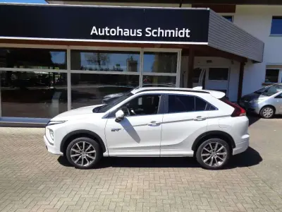 Gebraucht Mitsubishi Eclipse Cross Select 188 PS (138 kW) 2025 Titanweiß SUV