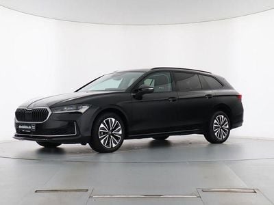 Ebony schwarz metallic Gebraucht 2025 Skoda Superb Selection Kombi | 38.889 € (Superpreis)
