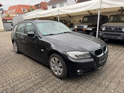 Gebraucht BMW 318 143 PS (105 kW) 2012 Schwarz Kombi