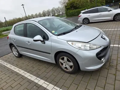 Usata Peugeot 207 95 CV (69 kW) 2008 Argento Berlina