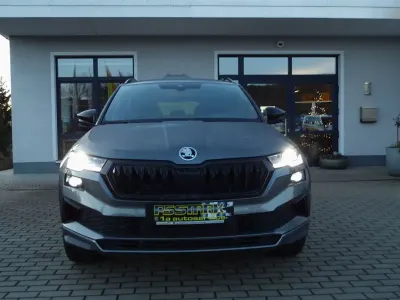 Gebraucht Skoda Karoq SportLine 190 PS (139 kW) 2024 Grau SUV