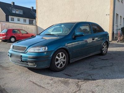 Blau Gebraucht 2001 Opel Astra Limousine | 1.350 € (Guter Preis)