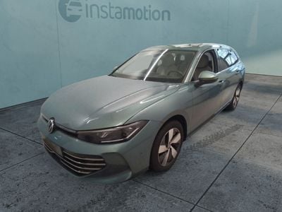 Grün Gebraucht 2024 VW Passat Elegance Kombi | 39.550 € (Fairer Preis)