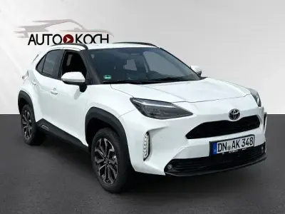Gebraucht Toyota Yaris Hybrid Plus 131 PS (96 kW) 2025 Schnee weiß SUV