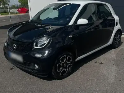 Usata Smart ForFour Prime 71 CV (52 kW) 2016 Nero Utilitaria