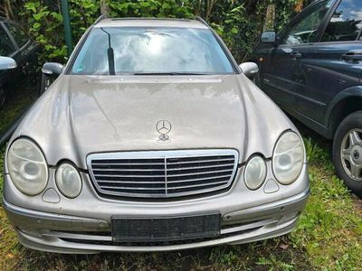 Mercedes E320