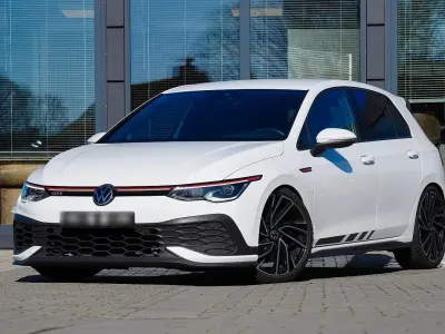 Używany VW Golf VII GTI 300 KM (220 kW) 2021 Biały Hatchback
