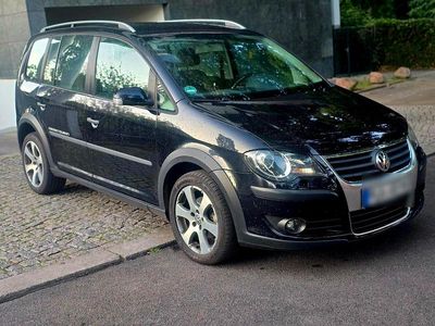 VW Touran Cross