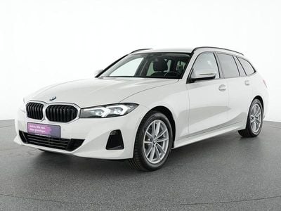 Alpinweiss Gebraucht 2024 BMW 318 Sport Line Limousine | 29.920 € (Superpreis)
