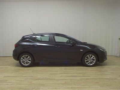Usado Opel Astra Edition 110 HP (80 kW) 2021 Preto Sedan