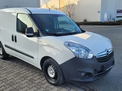 Używany Opel Combo 90 KM (66 kW) 2015 Biały Minivan