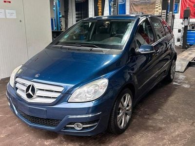 Gebraucht Mercedes B200 136 PS (100 kW) 2009 Blau Van / Kleinbus