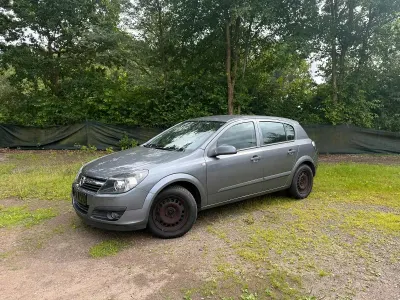 Gebraucht Opel Astra Edition 90 PS (66 kW) 2005 Grau Limousine