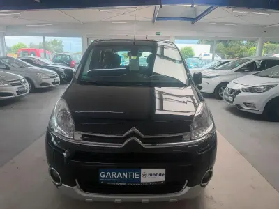 Gebraucht Citroën Berlingo SELECTION 92 PS (67 kW) 2015 Schwarz Van / Kleinbus