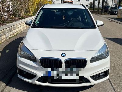 Gebraucht BMW 216 Active Tourer Advantage 116 PS (85 kW) 2016 Weiß Van / Kleinbus